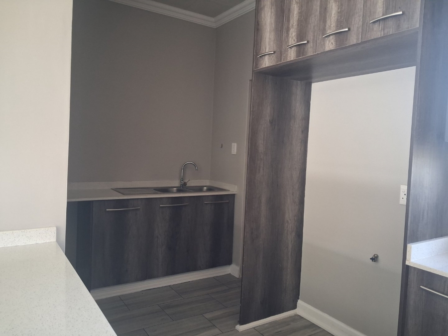 To Let 3 Bedroom Property for Rent in Hillside Free State